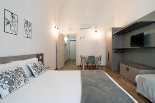 Nicolaus 204 - Brown & Grey Rooms by Wonderful Italy - Bari - 9