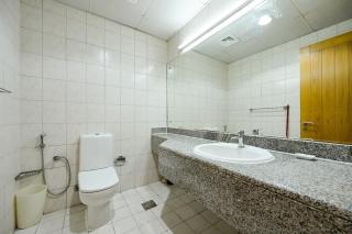 Spacious 1Bed Apt Building 189 Discovery Gardens - 7