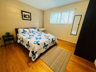 Cozy Stay, Self Check-In with Parking available upon request - Toronto - 6