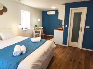 Lions corner - seaside studios - 6