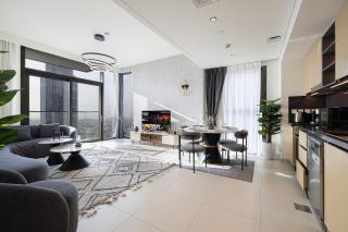 Exceptional 2 Bedroom Apartment! High Floor! Amazing Rooftop! Burj Crown by Emaar - 1