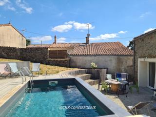 La Grange Gîte avec piscine proche Puy duFou - LʼÉpaux - 0