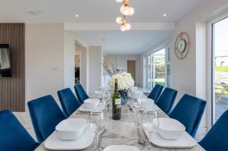 Modern 6 Bedroom House with Hot Tub, Orchard & BBQ - - 3