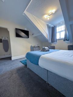 Thornleigh Guest House - Free ON STREET Parking - 3