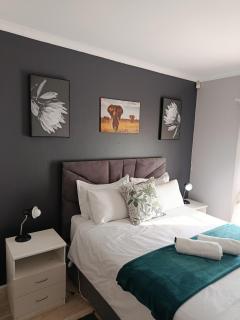 Cleo's Corner - East London - 1