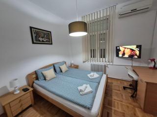 Authentic Belgrade Centre Apartment #5, Four bedrooms, One Full Bathroom, One Toilet - 8