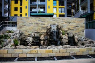 Modern Executive Apartment Heated Pool and Gym - 7