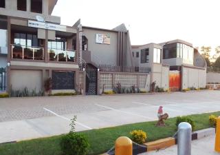 MC One Stop Road Lounge Hotel - 9
