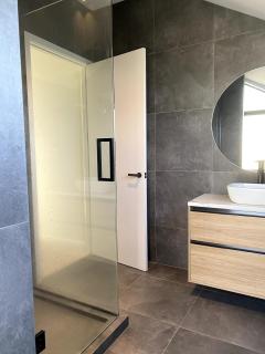 Modern Retreat in Lynmore - 7