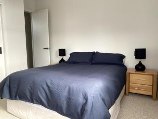 Modern Retreat in Lynmore - 5