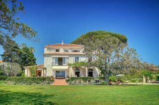 REF 137 - Cap d'Antibes seafront - Villa for rent - 3