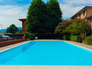 AQUARAMA - private pool - Lakefront apartment end free parking - 9