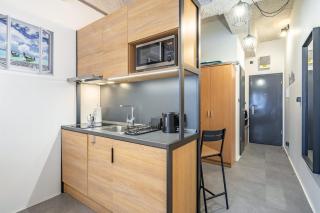 Central - Stylish - Very Comfy - 8