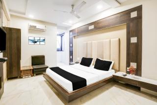 Hotel O Vanya Palace - Ahmedabad - 2
