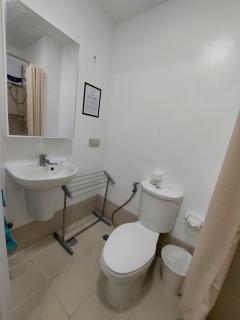 Tagaytay Kat Suite at Wind Residences with Balcony, Netflix and Karaoke - Tagaytay - 5