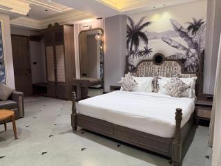The Luxury Tiger at Lake Pichola - 8