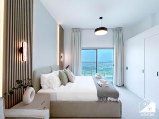 Urban Escape Studio l Pool, Gym & Stylish Living - 2