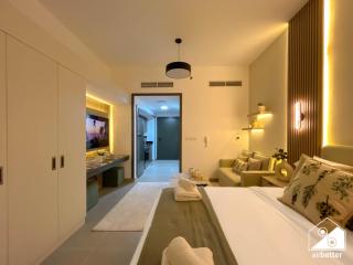 Urban Escape Studio l Pool, Gym & Stylish Living - 4