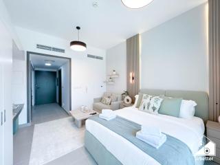 Urban Escape Studio l Pool, Gym & Stylish Living - 1