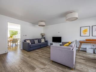 Spacious 3 Bedroom Family Home Pass The Keys - Chichester - 5