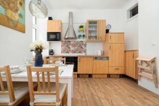 Colorful Apartment Spiżowa in Wrocław Near Centre by Noclegi Renters - Wrocław - 9