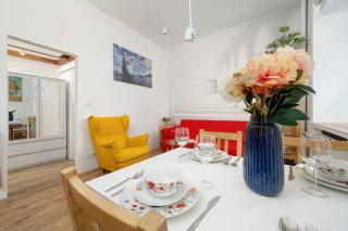 Colorful Apartment Spiżowa in Wrocław Near Centre by Noclegi Renters - Wrocław - 3