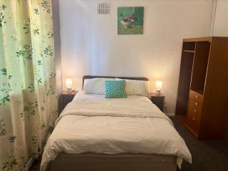 Room B at StanBros - 9