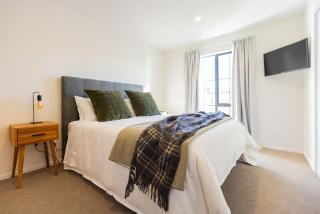 Luxury CBD Townhouse 3 Bed 2 Bath With Car Park - Christchurch - 3