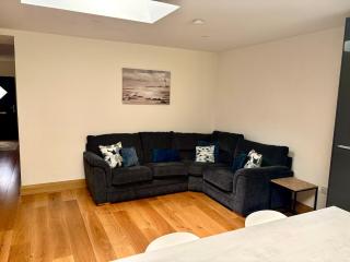 Newly renovated town house - 3
