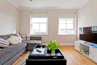 Earls Court Hub - Central 2BR Gem near Transport & Attractions - 4