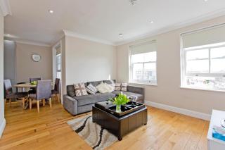 Earls Court Hub - Central 2BR Gem near Transport & Attractions - London - 1