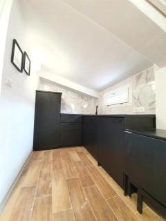 Dorahouse - 4