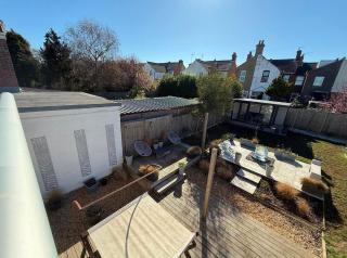 Large 4 Bedroom Seaside House by the beach and cliffs - 1
