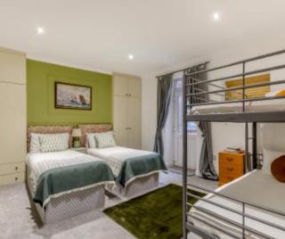 Sandy Bay Suites - 7