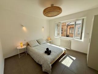 Air-conditioned, sleeps 8, St-Charles, Wi-Fi - 2