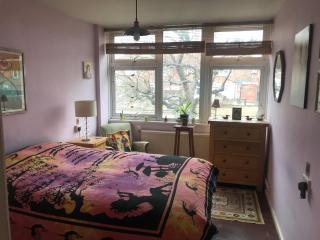 Flat bed in South East London - Chislehurst - 0