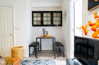 NEW Spacious House 6 Bedrooms 4Bathrooms 10 Guests - 7