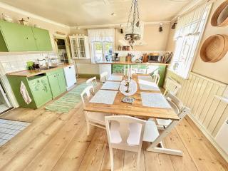 Family-friendly countryside house close to lake - 5