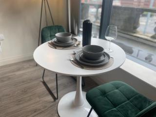 Central Leeds Luxury Apartment near First Direct Arena - Central Station - 2