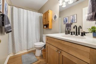 2 bed 1 bath In-unit laundry, pet friendly,carport - Murray - 1