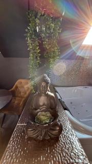 Greyhouse Apartments - 4