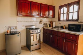Casita Catiri - Cozy Guesthouse with a Pool - 3