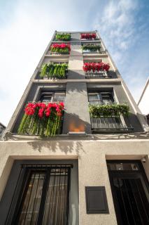 Pia Global - Nevizade - 7