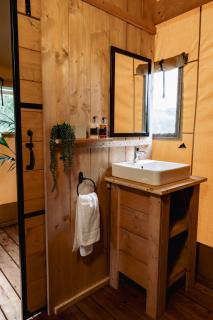 Seven Hills Hideaway - Two Bedroom - Llanvetherine - 8