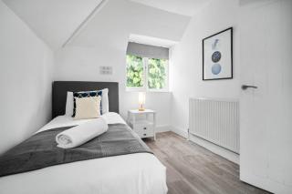 Stylish 3Bed Home - Garden - Parking - Fast WiFi 215R - Birmingham - 4