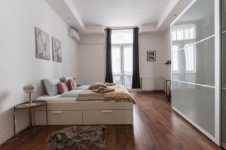 Old Post Apartment-2 BR-AC-Balcony - 8