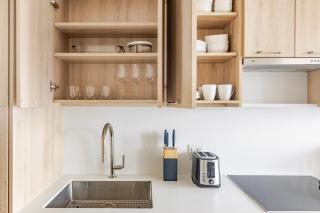 Blueground Clinton Hill rooftop pool nr Fort Greene Park NYC-1907 - 4