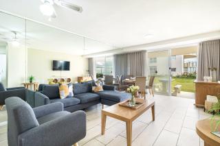 2 Bedroom Seaview, Holiday Apartment, Lagoon Beach - 7