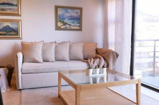 Cozy Corner Apartment - 0