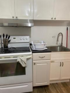Glory 1-Bedroom Basement Apartment - 5